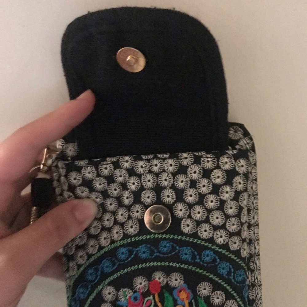 Handmade Floral Handbag - Picture 3 of 4